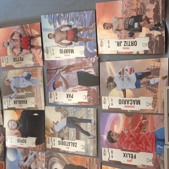 Assorted Sports Trading Cards Collection - Picture 2 of 12